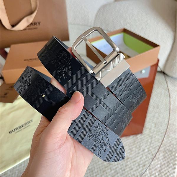 騎士モチーフ チェック型押し マットブラック スクエア金具 BURBERRY バーバリー コピー ベルト 人気急上昇