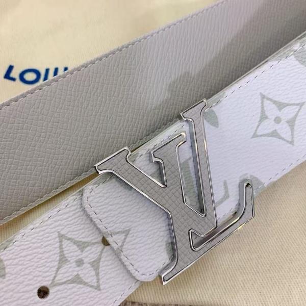 注目度UP メタルバックル Louis Vuitton モノグラムベルト ルイ・ヴィトン 存在感
