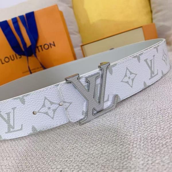 注目度UP メタルバックル Louis Vuitton モノグラムベルト ルイ・ヴィトン 存在感