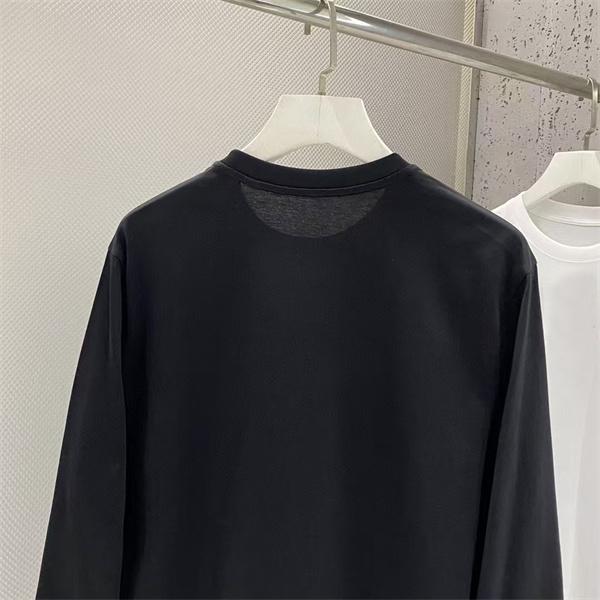 ヴィンテージムード 胸元グラフィック ハリ感生地 GUCCI グッチ コピー 長袖Tシャツ すっきりライン 売れ筋更新
