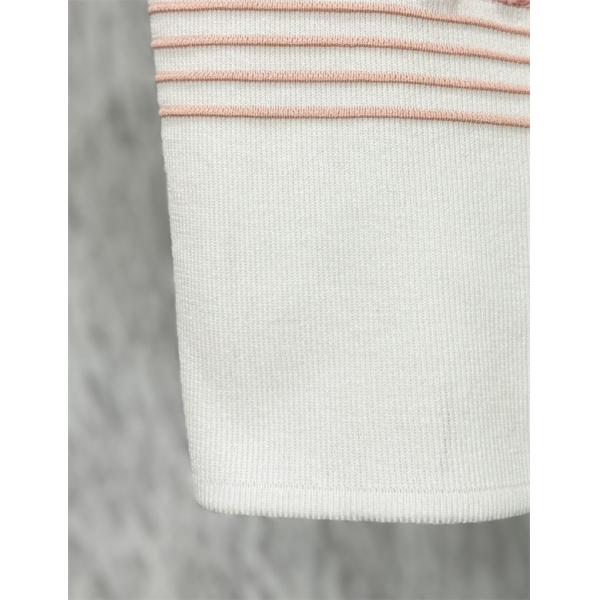 ボーダー切替 立体ロゴ刺繍 メタルショルダー MIU MIU ミュウミュウ コピー ニットキャミソール 新作注目 人気上昇