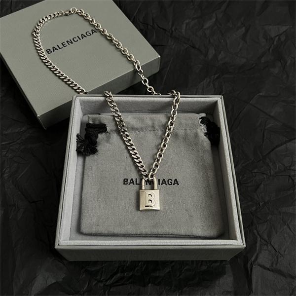 バレンシアガ ネックレスコピーヴィンテージ風でシンプル＆エレガント☆☆2026♥BALENCIAGA 