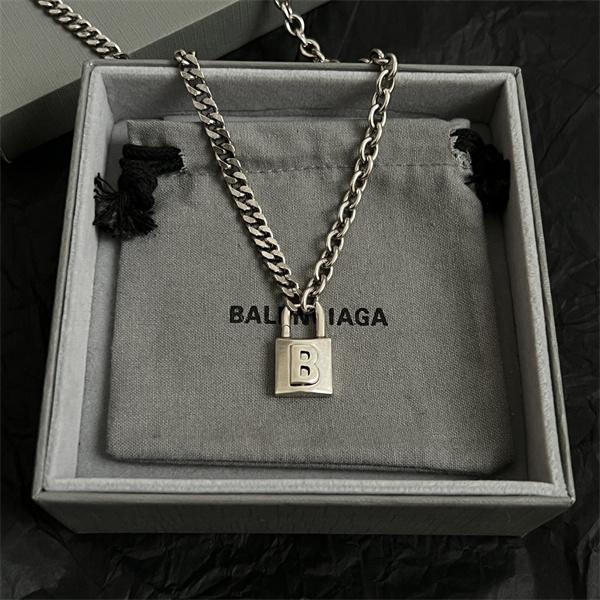 バレンシアガ ネックレスコピーヴィンテージ風でシンプル＆エレガント☆☆2026♥BALENCIAGA 