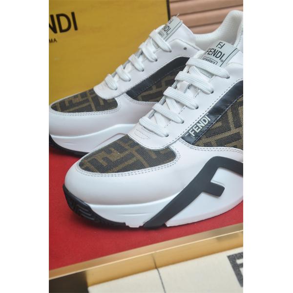フェンディスニーカーコピーナチュラルコーデのコツ FENDI ナチュラルスタイルに最適  激安(日本最大級)