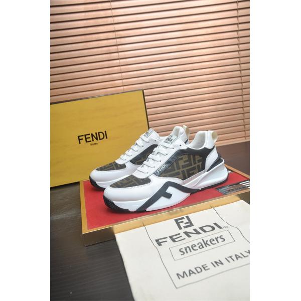 フェンディスニーカーコピーナチュラルコーデのコツ FENDI ナチュラルスタイルに最適  激安(日本最大級)