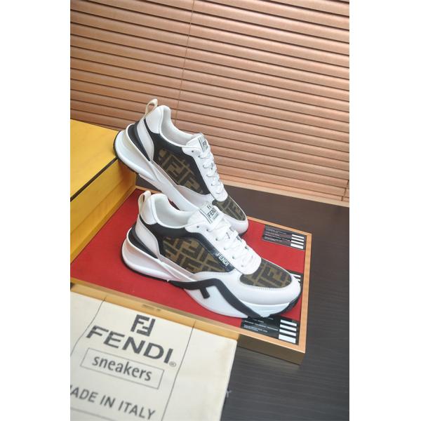フェンディスニーカーコピーナチュラルコーデのコツ FENDI ナチュラルスタイルに最適  激安(日本最大級)