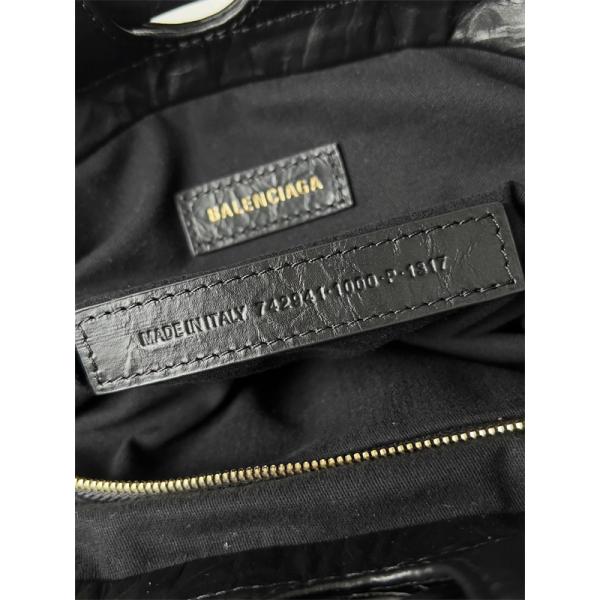 バレンシアガ ショルダーバッグコピー限定色がお目見え BALENCIAGA 新作が見逃せない  レディースバッグ一目惚れ級に