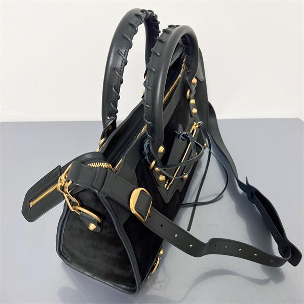 斜め掛けバッグ 2026春夏新作大人の個性をバレンシアガ BALENCIAGA ハンドバッグスーパーコピーブランド激安通販 専門店