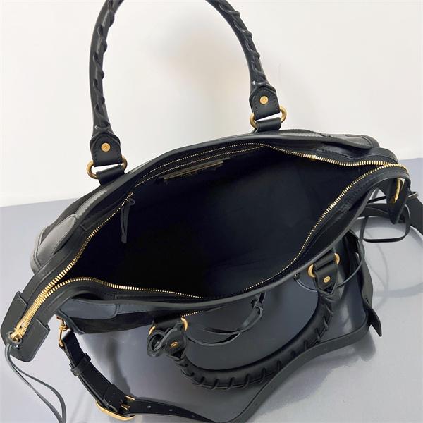 斜め掛けバッグ 2026春夏新作大人の個性をバレンシアガ BALENCIAGA ハンドバッグスーパーコピーブランド激安通販 専門店