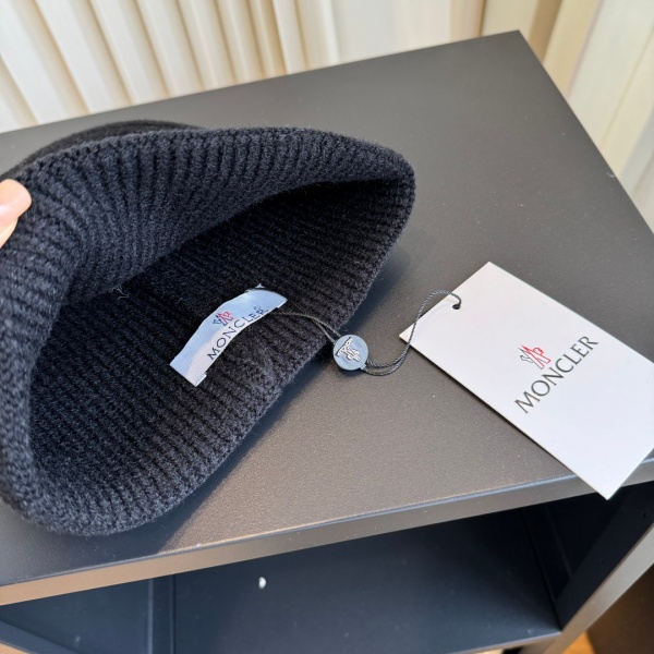 シーズン主力 モンクレール 防寒ニット帽 折り返し仕様 MONCLER 激安 柔らかタッチ