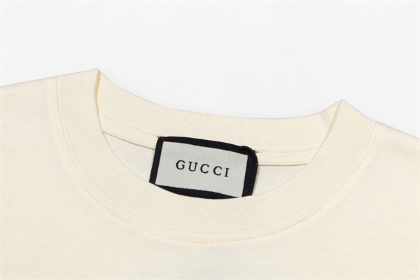 ピアノキャットグラフィック 音符モチーフ 遊び心満載 GUCCI グッチ コピー 半袖Tシャツ 話題の新顔