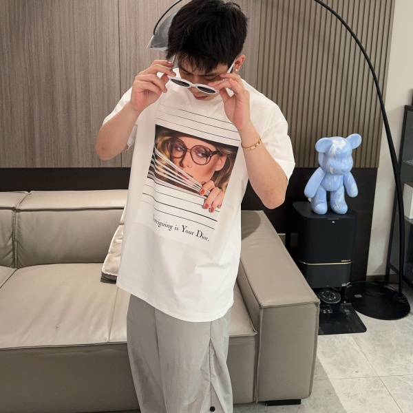 2026新作 雑誌カバーフォト ディオール 半袖Tシャツ デジタルプリント Dior 涼感タッチ