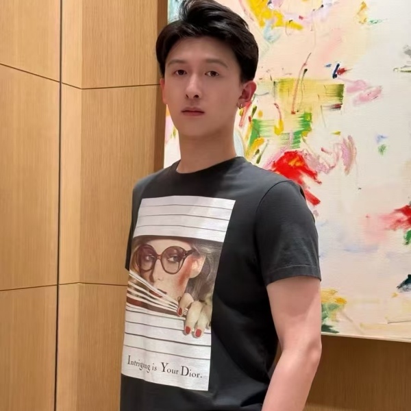 2026新作 雑誌カバーフォト ディオール 半袖Tシャツ デジタルプリント Dior 涼感タッチ