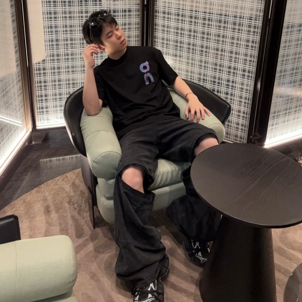 新作注目 手描きグラフィック ロエベ 半袖Tシャツ バックプリント LOEWE ゆったりシルエット