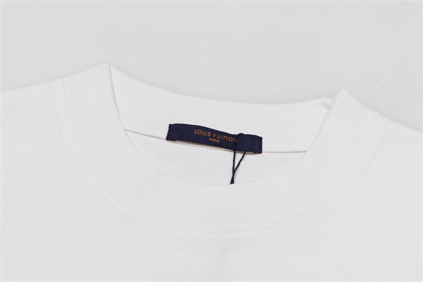 モノトーンデザイン LVモチーフ 立体見え LOUIS VUITTON ルイヴィトン コピー 半袖Tシャツ 売れ筋候補