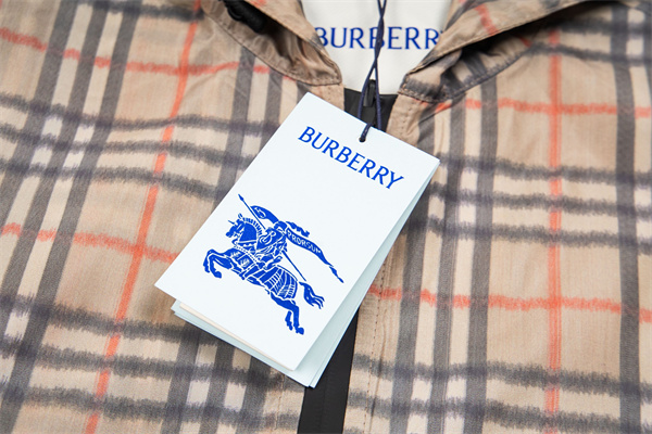 シアーチェック 軽量フード ダブルジップ BURBERRY バーバリー コピー ウインドブレーカー 新着話題