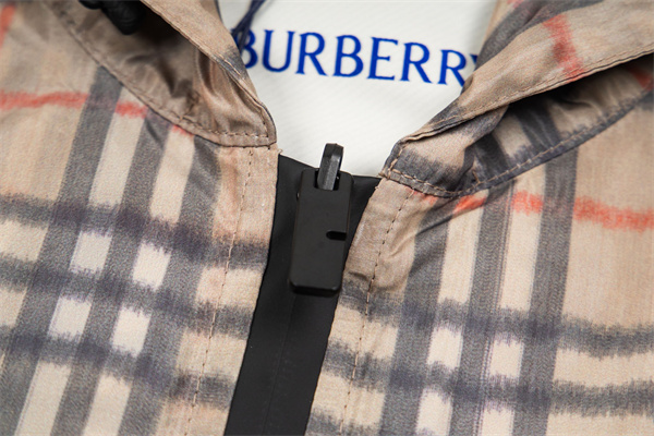 シアーチェック 軽量フード ダブルジップ BURBERRY バーバリー コピー ウインドブレーカー 新着話題