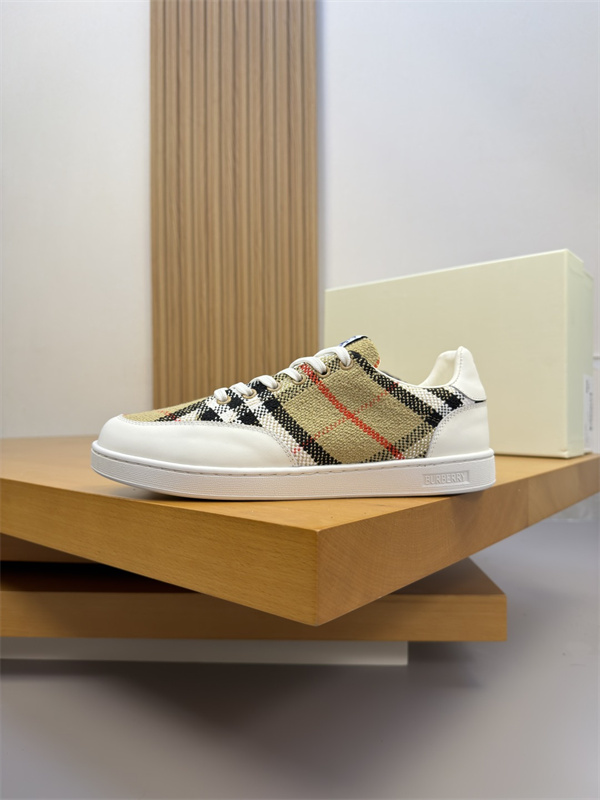 【大人気】BURBERRYバーバリースニーカーコピー2026トレンドおしゃれ快適カジュアルシューズ
