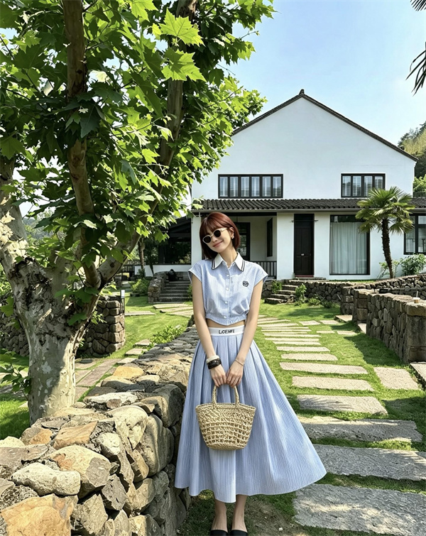 【2026人気】ロエベ ワンピースコピーLOEWE 新作オシャレ旅行用素晴らしいコーデ