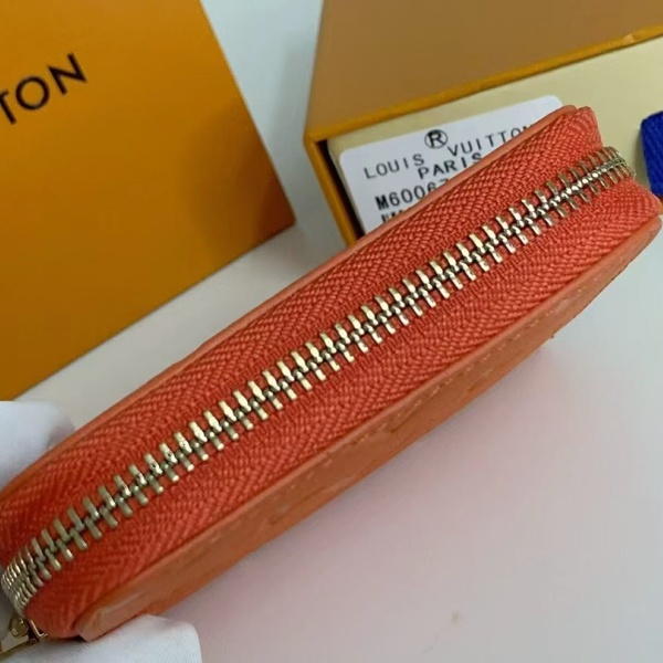 人気上昇 Louis Vuitton 激安 コンパクト財布 エンボス加工 ルイヴィトン カード収納 カラーバリエーション