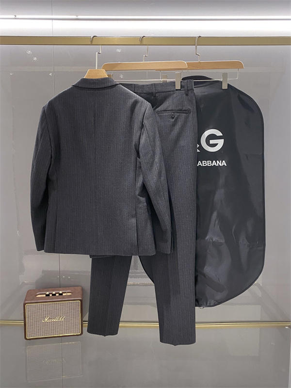 美しいシルエット 上品見え 品質重視 ZEGNA ゼニア コピー ビジネススーツ 丁寧な仕立て