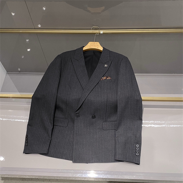 美しいシルエット 上品見え 品質重視 ZEGNA ゼニア コピー ビジネススーツ 丁寧な仕立て