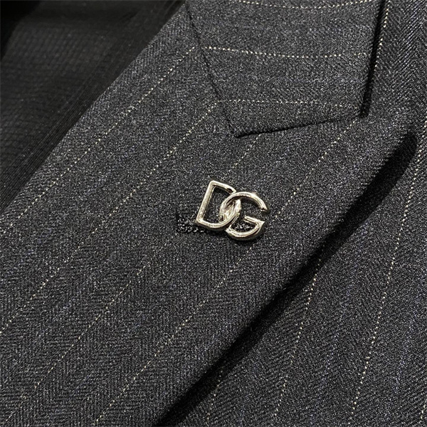 美しいシルエット 上品見え 品質重視 ZEGNA ゼニア コピー ビジネススーツ 丁寧な仕立て
