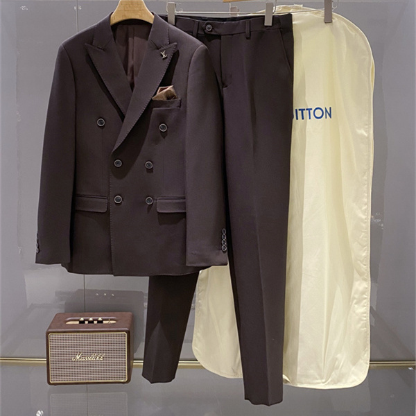 快適フィット シャープなシルエット 落ち着きある品格 LOUIS VUITTON ルイヴィトン コピー ダブルスーツ 着回し力良好