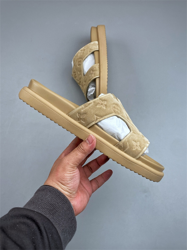 LOUIS VUITTON ルイヴィトン コピー スライドサンダル 新作注目 モノグラム型押し ワイドストラップ