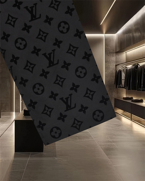 落ち着いた存在感 快適シルエット 着回し力良好 LOUIS VUITTON ルイヴィトン コピー テーラードジャケット 人気上昇