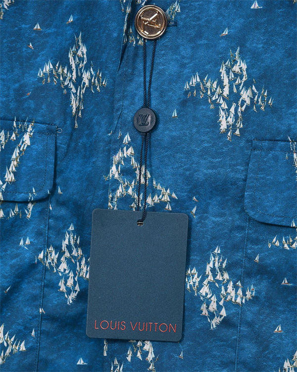 ブルーモノグラム 総柄デザイン モード映え LOUIS VUITTON ルイヴィトン コピー テーラードジャケット 注目度急伸