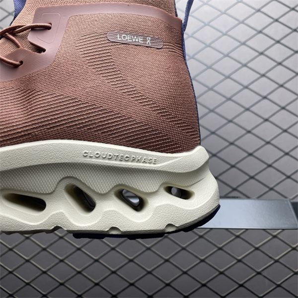 LOEWE × On ロエベ × オン コピー ハイカットスニーカー 新作注目 Cloudtilt Hi ニットアッパー