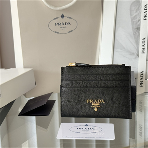 PRADA プラダ コピー フラグメントケース 新作注目 サフィアーノ調 薄型カード収納 ゴールド金具
