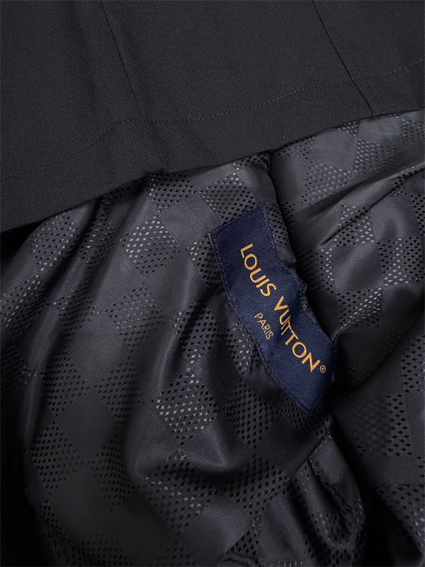 緻密なステッチ 軽量で動きやすい LOUIS VUITTON ルイヴィトン コピー シャツジャケット 品質好評