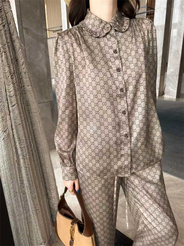 軽やか快適 ロングシーズン対応 GUCCI グッチ コピー パンツセットアップ こなれ見え