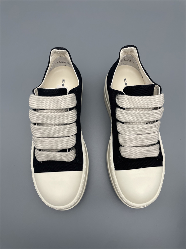 極太シューレース 重厚フォルム 個性派モデル RICK OWENS リック・オウエンス コピー 厚底ローカットスニーカー 話題沸騰