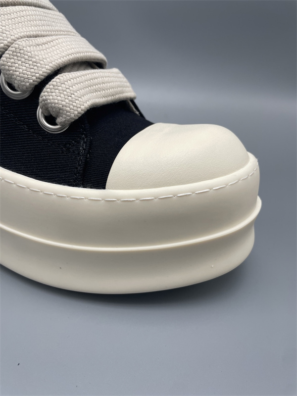 極太シューレース 重厚フォルム 個性派モデル RICK OWENS リック・オウエンス コピー 厚底ローカットスニーカー 話題沸騰