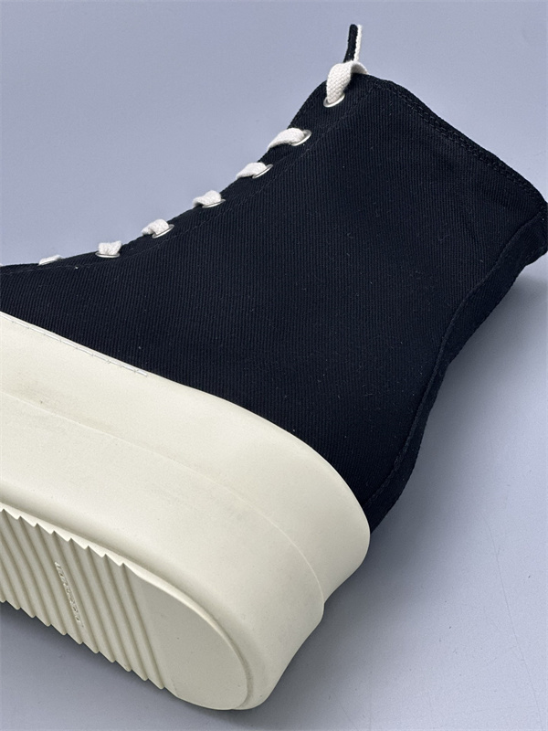 ロングレースアップ ボリュームソール シャープな存在感 RICK OWENS リック・オウエンス コピー 厚底ハイカットスニーカー 話題先行