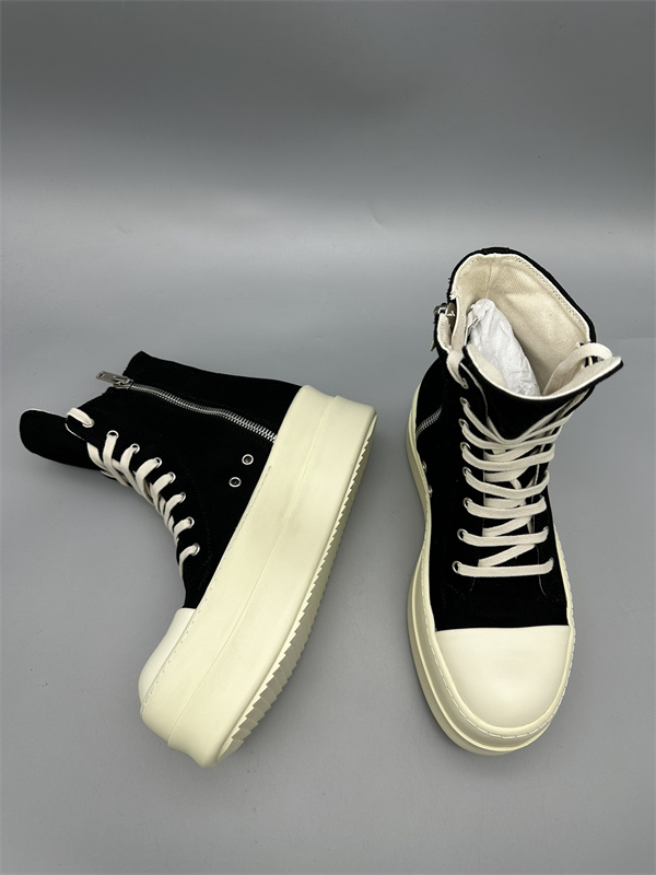 ロングレースアップ ボリュームソール シャープな存在感 RICK OWENS リック・オウエンス コピー 厚底ハイカットスニーカー 話題先行