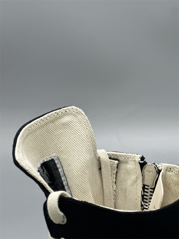ロングレースアップ ボリュームソール シャープな存在感 RICK OWENS リック・オウエンス コピー 厚底ハイカットスニーカー 話題先行