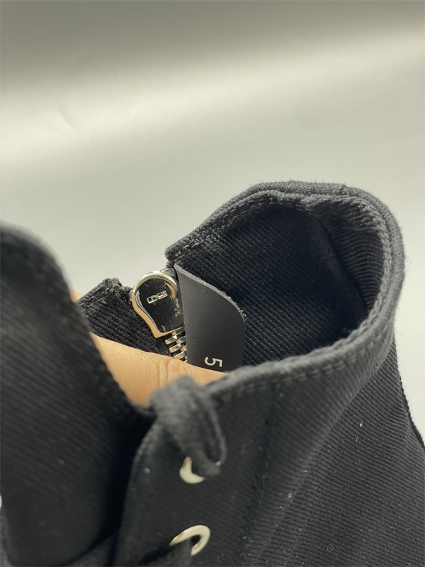 サイドジップ 重厚シルエット RICK OWENS リック・オウエンス コピー 厚底ハイカットスニーカー モード映え 注目度急伸