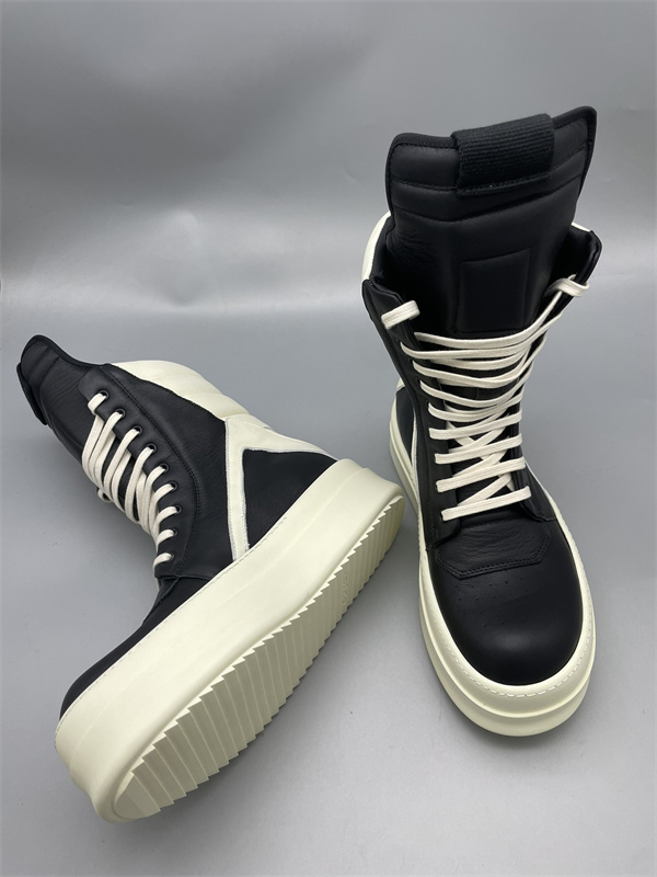  バイカラー切替 ボリュームソール RICK OWENS リック・オウエンス コピー 厚底ロングハイカットスニーカー 未来的モード 視線集中