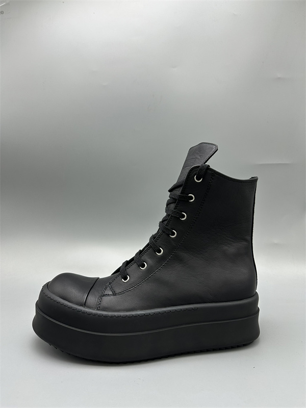 マットな質感 シャープな足元を演出 RICK OWENS リック・オウエンス コピー レースアップハイカットシューズ ストリート本命