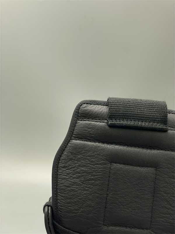 サイドファスナー RICK OWENS リック・オウエンス コピー 厚底ハイカットスニーカー 迫力ある立体フォルム 主役級