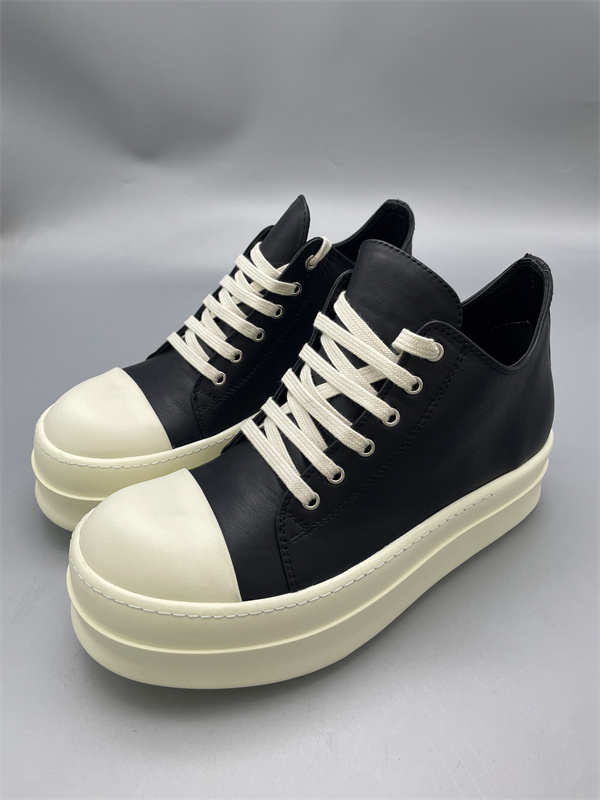 モノトーン配色 RICK OWENS リック・オウエンス コピー 厚底ローカットスニーカー 端正なボリュームフォルム 定番人気