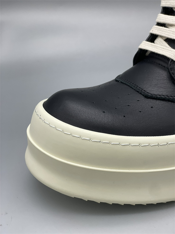 バイカラーパネル ワイドミッドソール RICK OWENS リック・オウエンス コピー 厚底ハイカットスニーカー 近未来的フォルム 人気上昇
