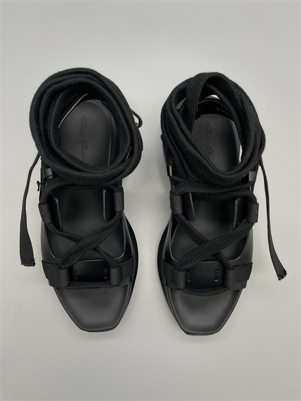 多重ストラップ RICK OWENS リック・オウエンス コピー レースアップサンダル 立体感あふれるモデル 話題先取り