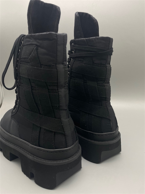 ラグソール RICK OWENS リック・オウエンス コピー 厚底レースアップブーツ ミリタリーモード仕様 注目度急伸