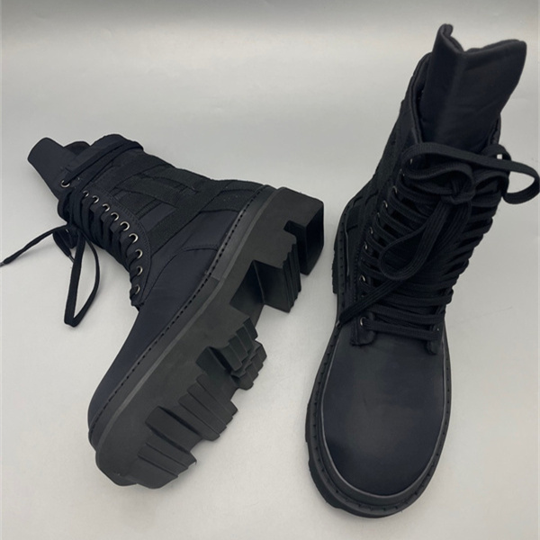 ラグソール RICK OWENS リック・オウエンス コピー 厚底レースアップブーツ ミリタリーモード仕様 注目度急伸