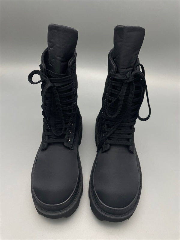 ラグソール RICK OWENS リック・オウエンス コピー 厚底レースアップブーツ ミリタリーモード仕様 注目度急伸